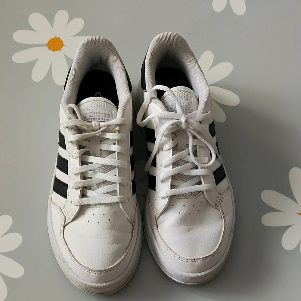 Adidas White and Black Sneakers - Picture 1 of 2